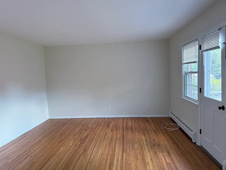 255 N Middletown Rd #13D — Photo 6