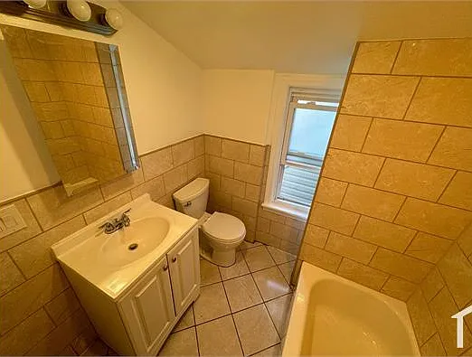 675 Summer Ave #3 — Photo 3