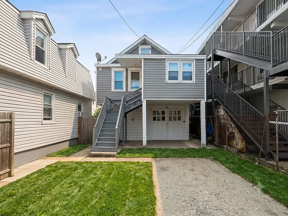 213 Sumner Ave #2