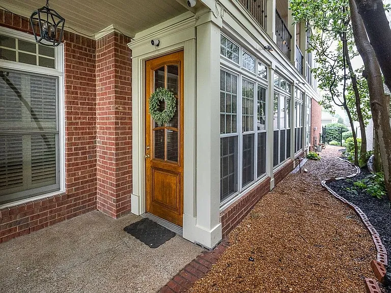 1060 Island Dr — Photo 15