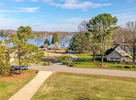 2nd image of 245 Ponderosa Cir