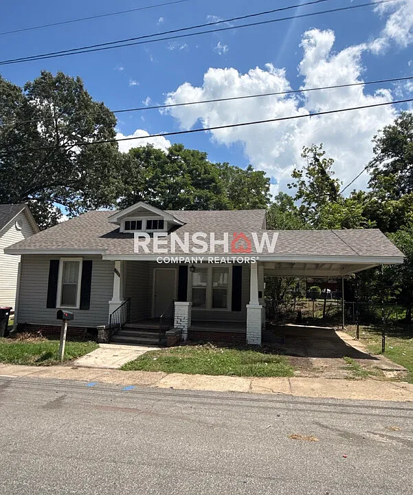 704 N 17th Ave