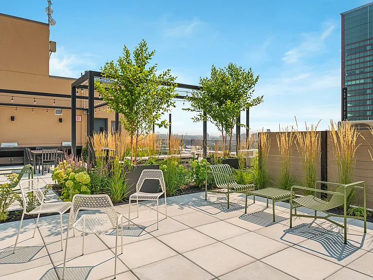 151 S Elliott Pl #8I — Photo 42