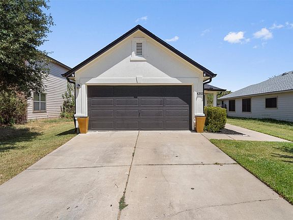 3rd image of 4202 Kings Canyon Dr