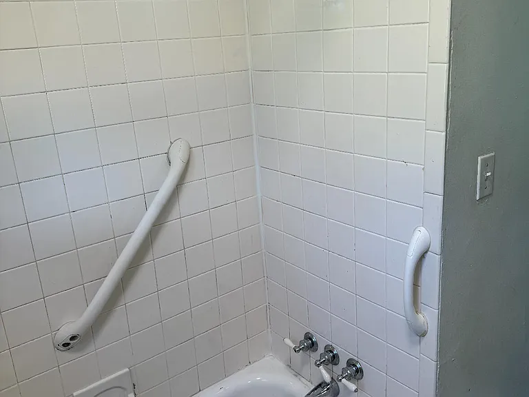 44 Forest Hill Ave NE — Photo 11