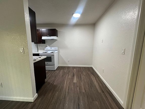2nd image of 3119 Valle Ave APT 9