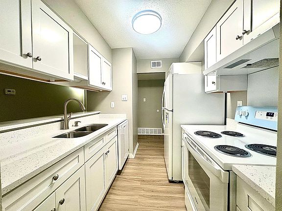 4th image of 5652 Los Gatos Dr #2