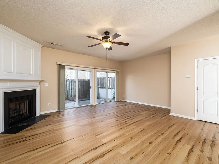 3959 Katherine Way — Photo 11