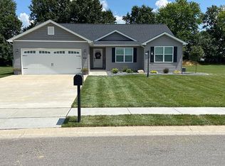 120 S Timberview Dr, Staunton, IL 62088