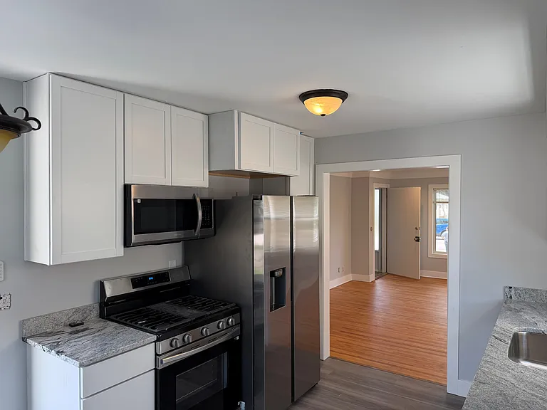 6046 Portland Ave — Photo 2