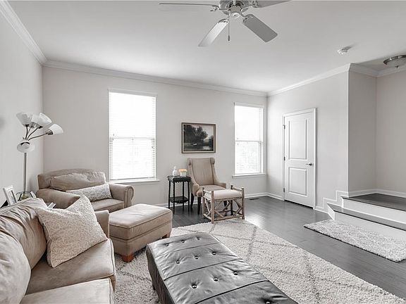 5th image of 1905 Poplar Bud Way #1905
