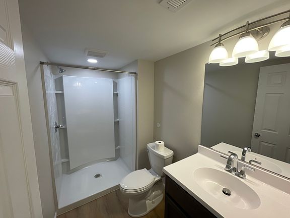 3rd image of 3417 Jewel Dr