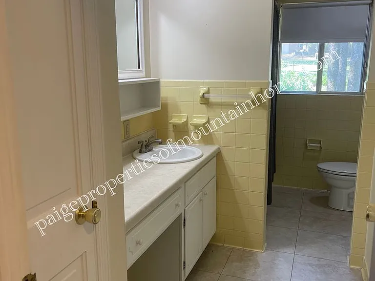 1724 Katherine Dr — Photo 4