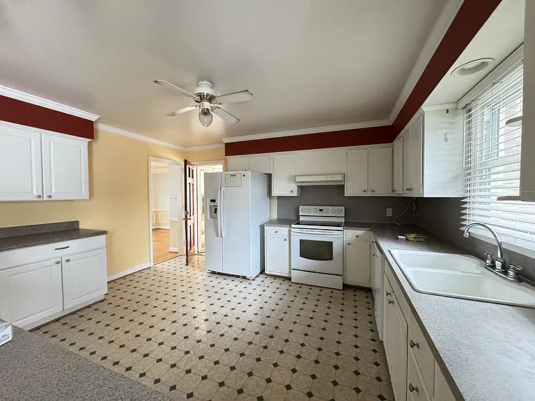 1032 Belmorrow Dr — Photo 5
