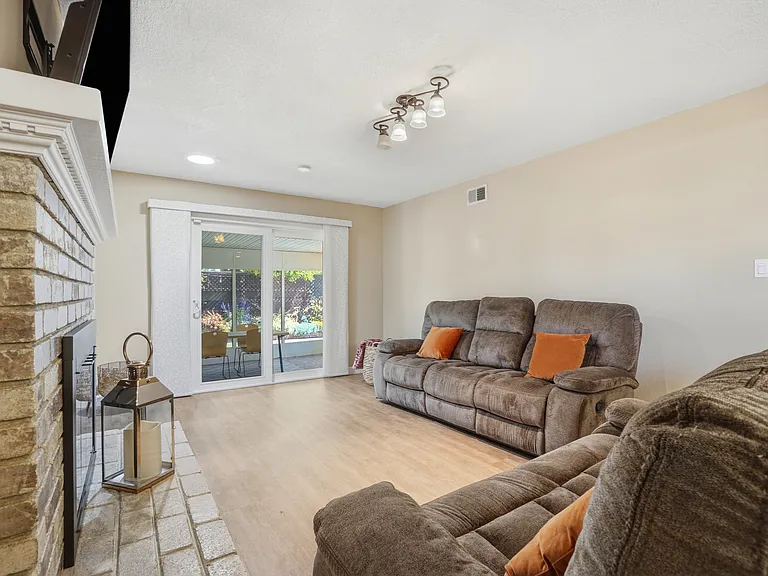 4657 Brenda Cir — Photo 20