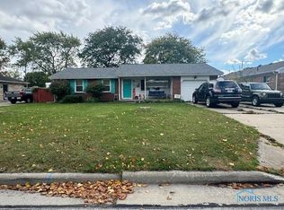 1131 Lewis St, Rossford, OH 43460
