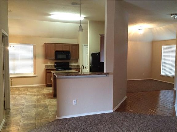 3rd image of 1308 Pajarito Mountain Dr