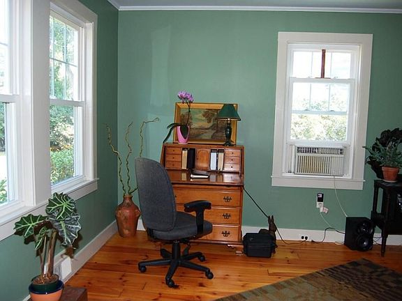 1st Floor Bdrm or Den