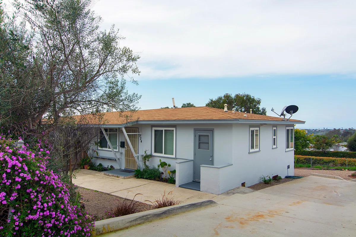 2 bed, $2,895 — Photo 1