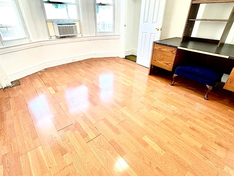 163 Jewett Ave #HOUSE — Photo 17