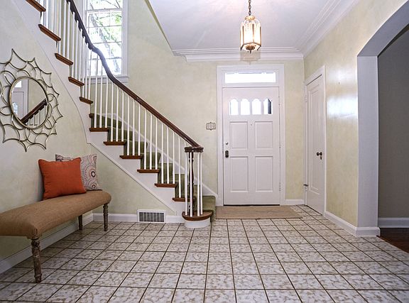 2nd image of 501 Dover Ave
