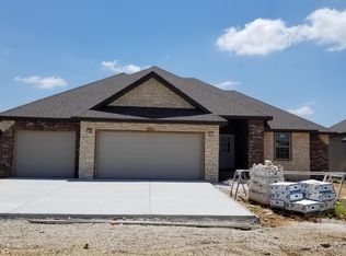 872 E Dyann Dr, Nixa, MO 65714