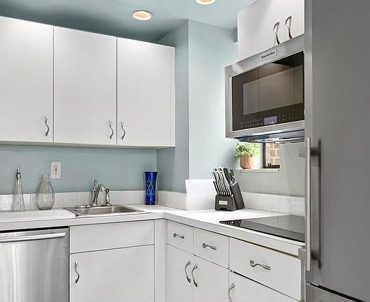 3rd image of 312 E 42nd St #1309