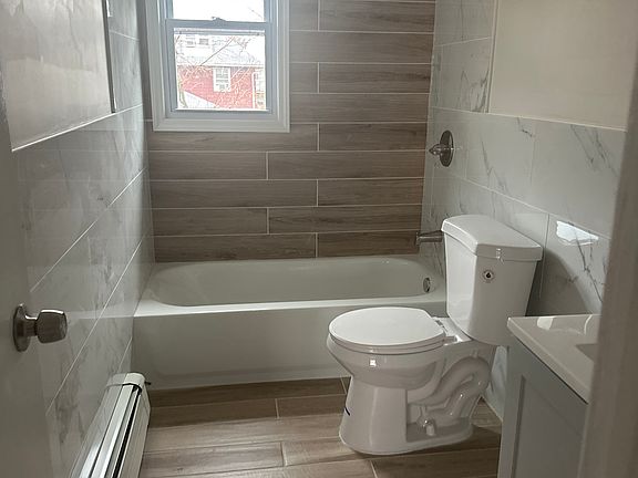 4th image of 126 Elmwood Ave APT 7