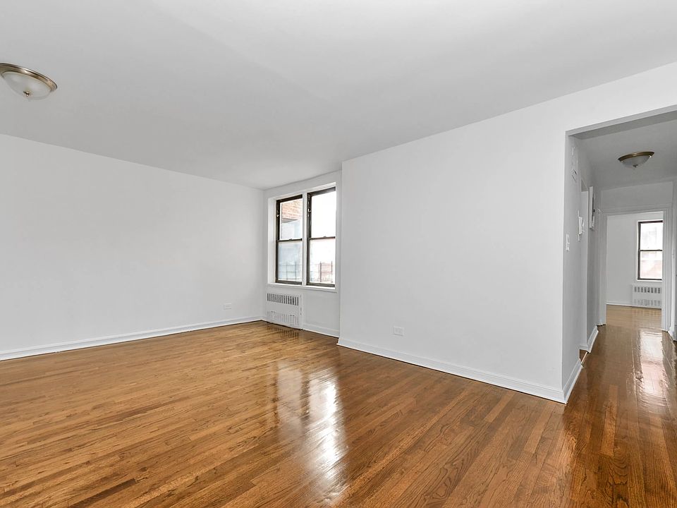 1st image of 10-40 Neilson St #2L