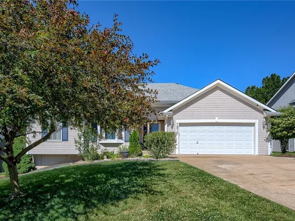 1210 NW 74th St, Kansas City, MO 64118