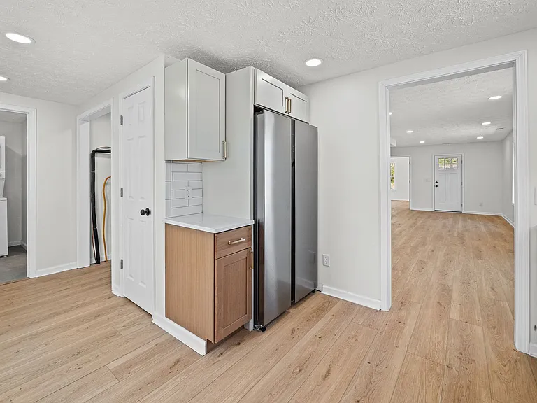 327 N 23rd St — Photo 14