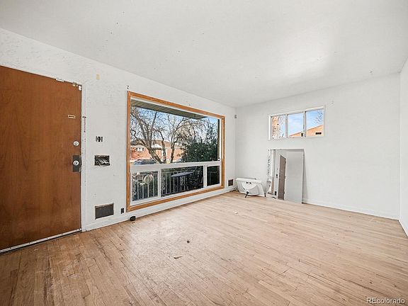 3rd image of 2220 Samuel Drive