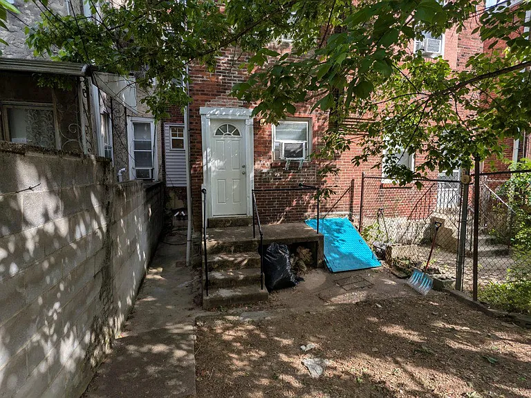 5933 Trinity St #1 — Photo 18