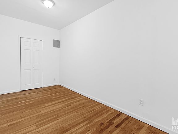 4th image of 418 E 9th St APT 3A
