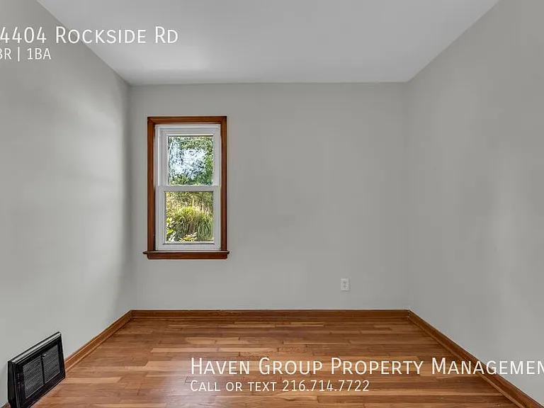 14404 Rockside Rd — Photo 11