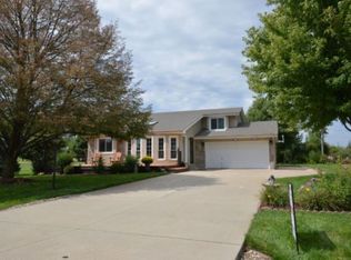 2518 Overlook Cir, Plattsmouth, NE 68048