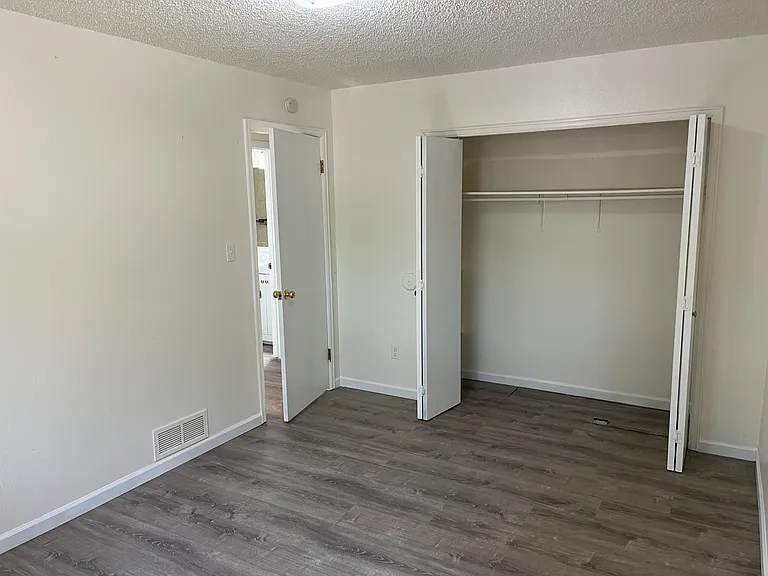 1424 Centennial Dr — Photo 14