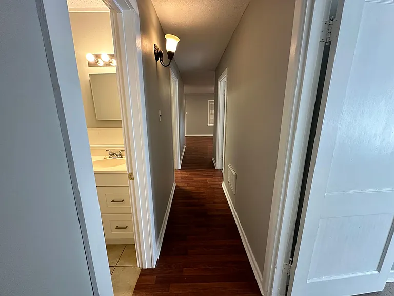 724 W Hale St — Photo 4