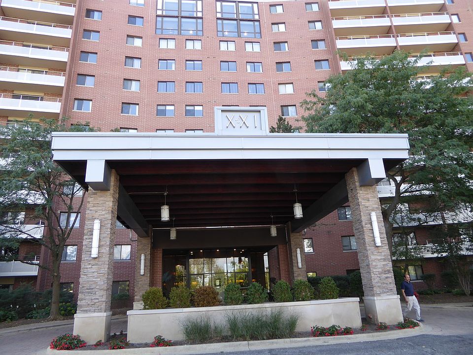 1st image of 21 Kristin Dr Unit 724