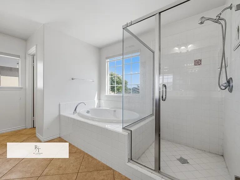 12488 Celebration Dr — Photo 27