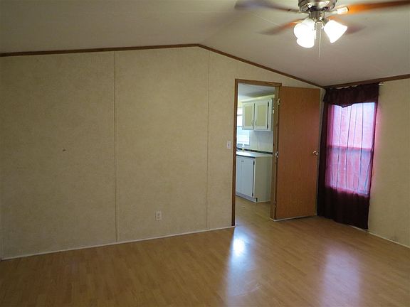 2nd image of 122 Hannah Ln