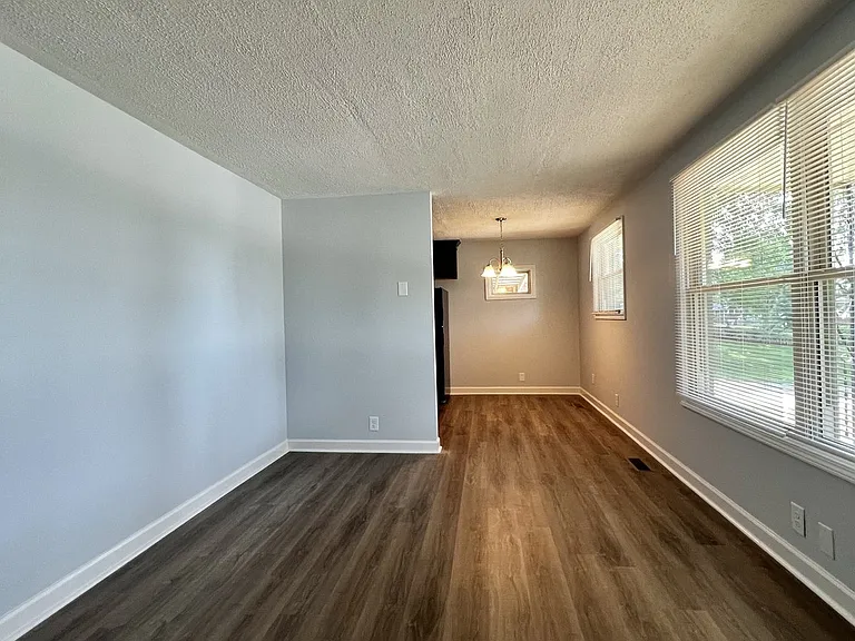 206 Orleans Dr — Photo 10