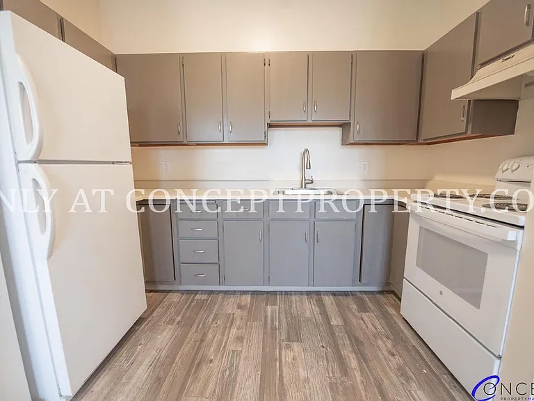 223 E 3rd Ave — Photo 33