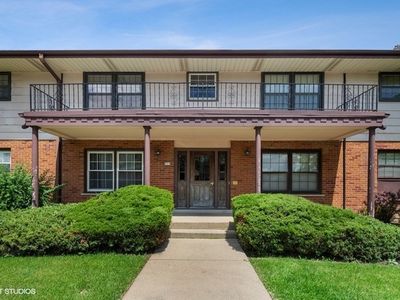 211 Washington Sq APT D, Elk Grove Village, IL, 60007