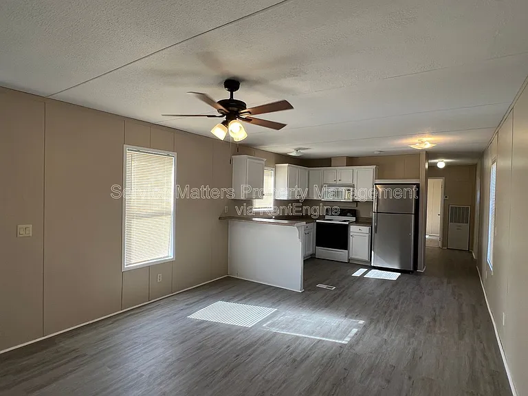4825 Douglas Dr — Photo 4