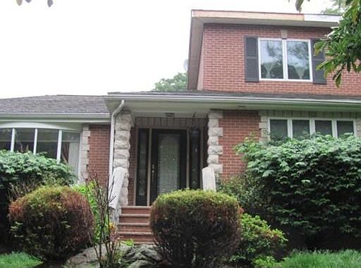 1st image of 5 Tedford Ln
