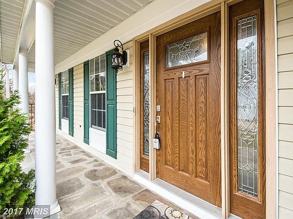 2nd image of 13007 Bourne Pl