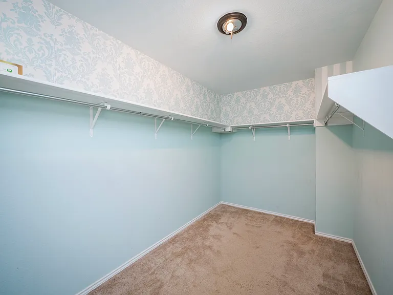 141 Clover Cv — Photo 29