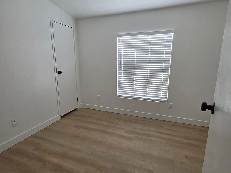 8391 San Fernando Rd — Photo 8