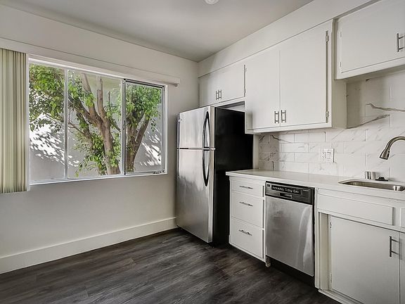 4th image of 10584 Santa Monica Blvd APT 108